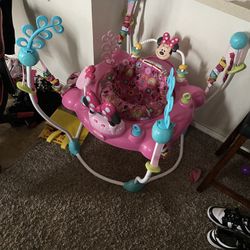 Minnie Mouse Bouncer & Bassinet