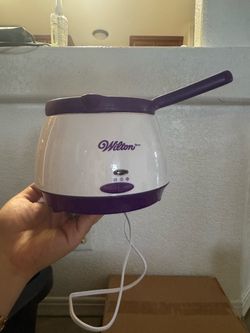 Wilton chocolate melter/ fondue pot