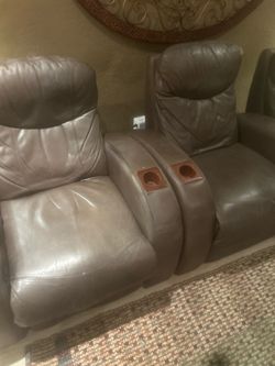 Two electric Recliners