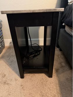 2 Nightstands