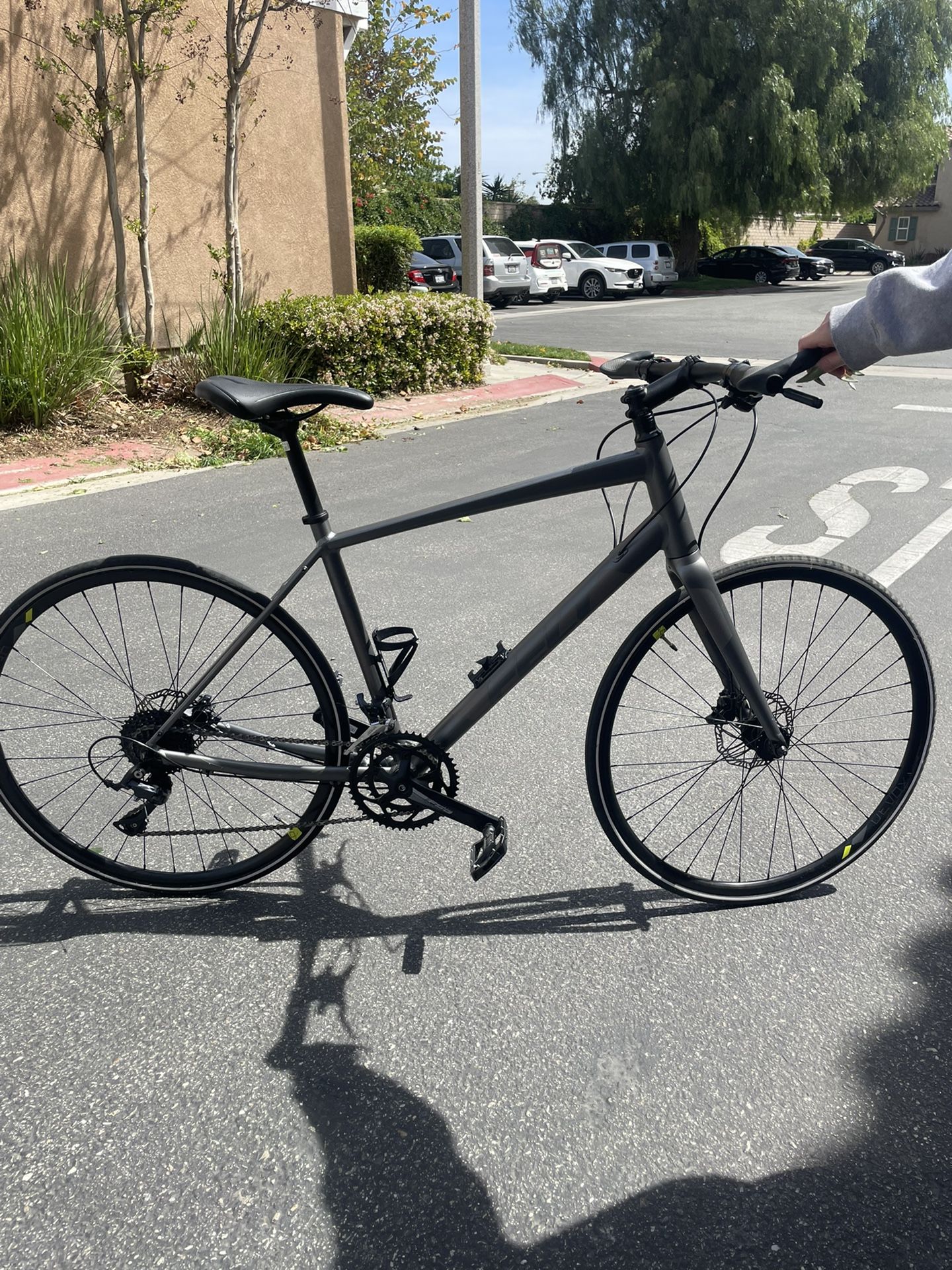 2019 FELT Verza Speed 30 Large With Accessories And Tubeless