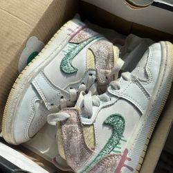 Jordan 1 Mid SE GS «  Ice Cream » Jordan’s sz 9C