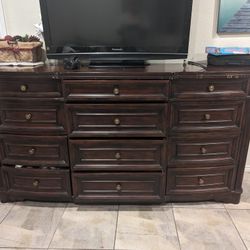 12-drawer Wood Dresser 