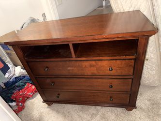 FREE DRESSER