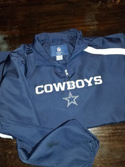 **DALLAS COWBOYS OFFICIAL TEAM WINDBREAKER SIZE LARGE**