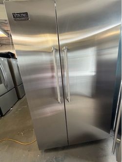 48” VIKING BUILT IN STAINLESS STEEL REFRIGERATOR