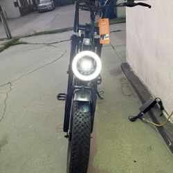 Fat Tire  E-Bike: 100 Mile Range, 30 Mph 