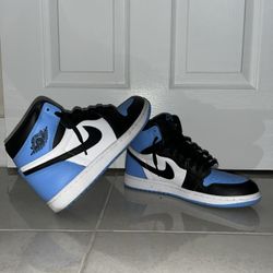 Jordan 1 UNC TOE (Meet/Pick Up Only)