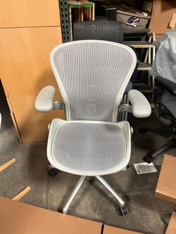 Herman miller aeron stool. Size B. And 1 white size B aeron