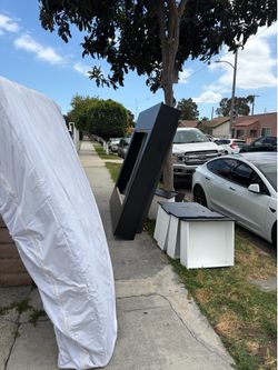 Free bed frame drawers and mattress