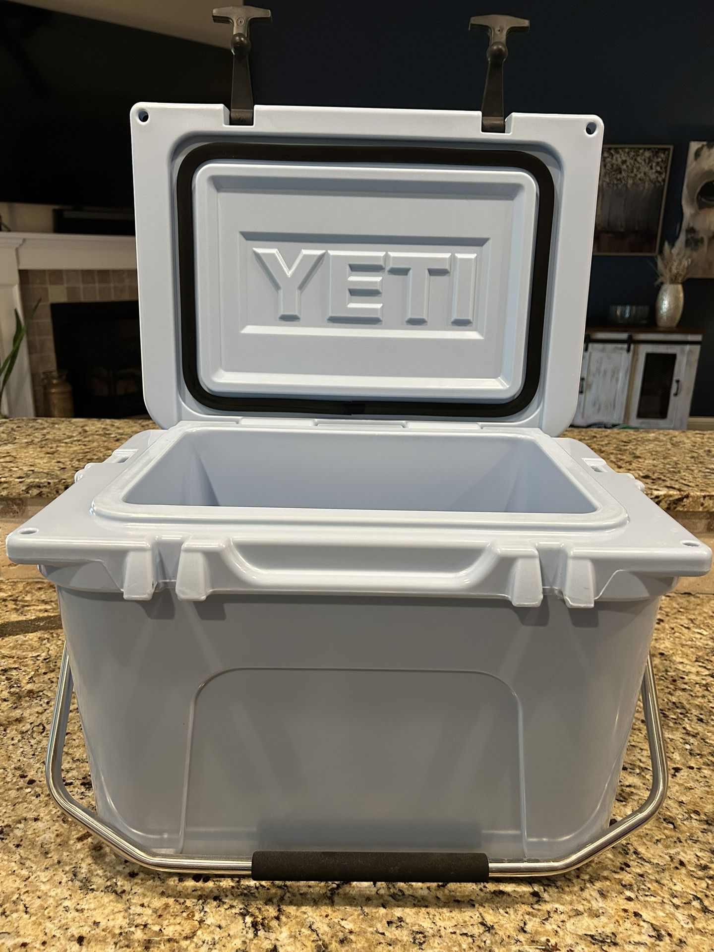 Yeti Roadie 20