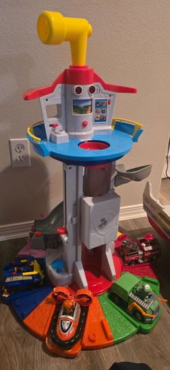Classic PAW Patrol  Lookout Tower Playset with Vehicles