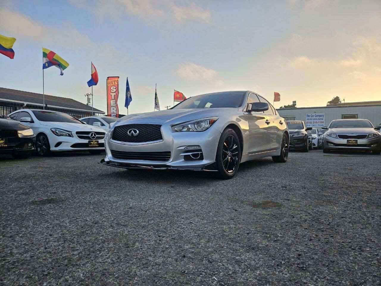 2015 INFINITI Q50