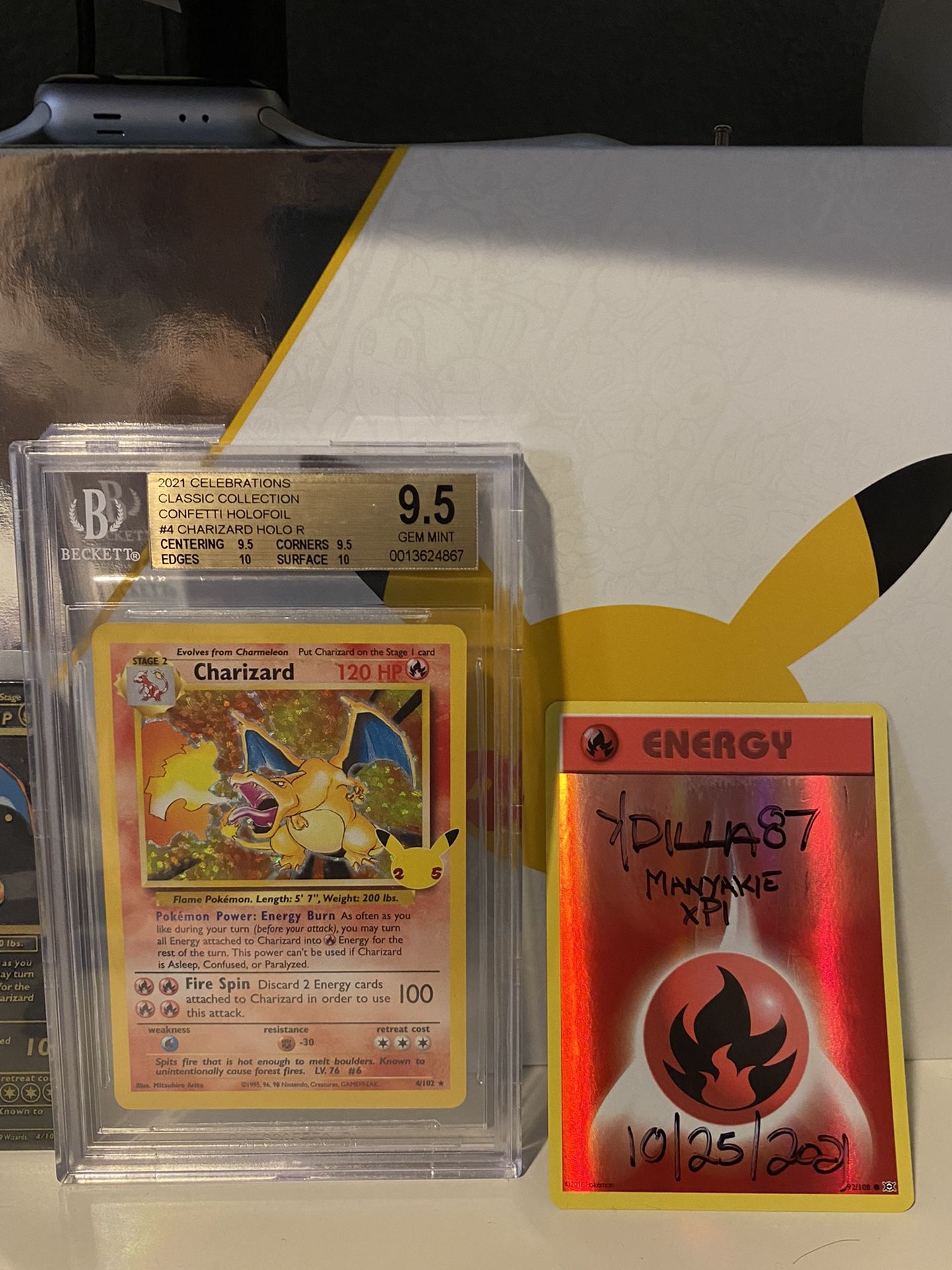 Fs/FT Pokémon Celebrations Beckett 9.5 Charizard