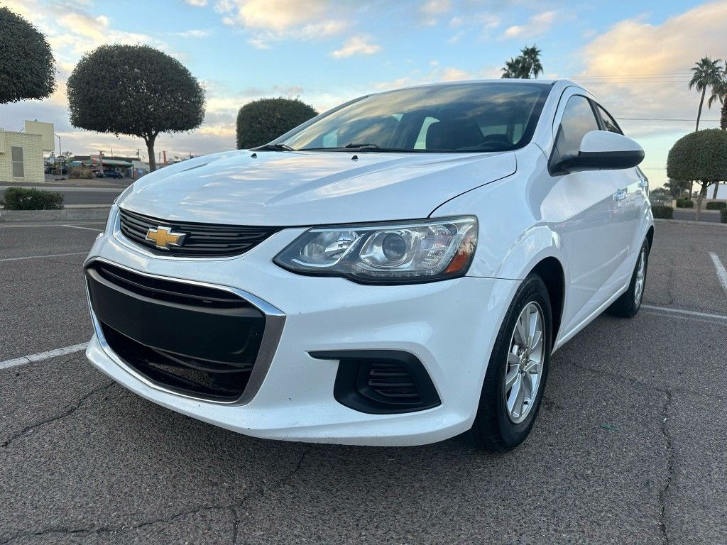 2018 CHEVY SONIC LT, LOW MILES, TWO OWNERS, GREAT ON GAS, COLD AC π