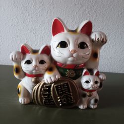 Vintage Japan Maneki Neko (Lucky Cat) Ceramic Coin Bank