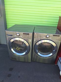 LG Washer & Dryer Set