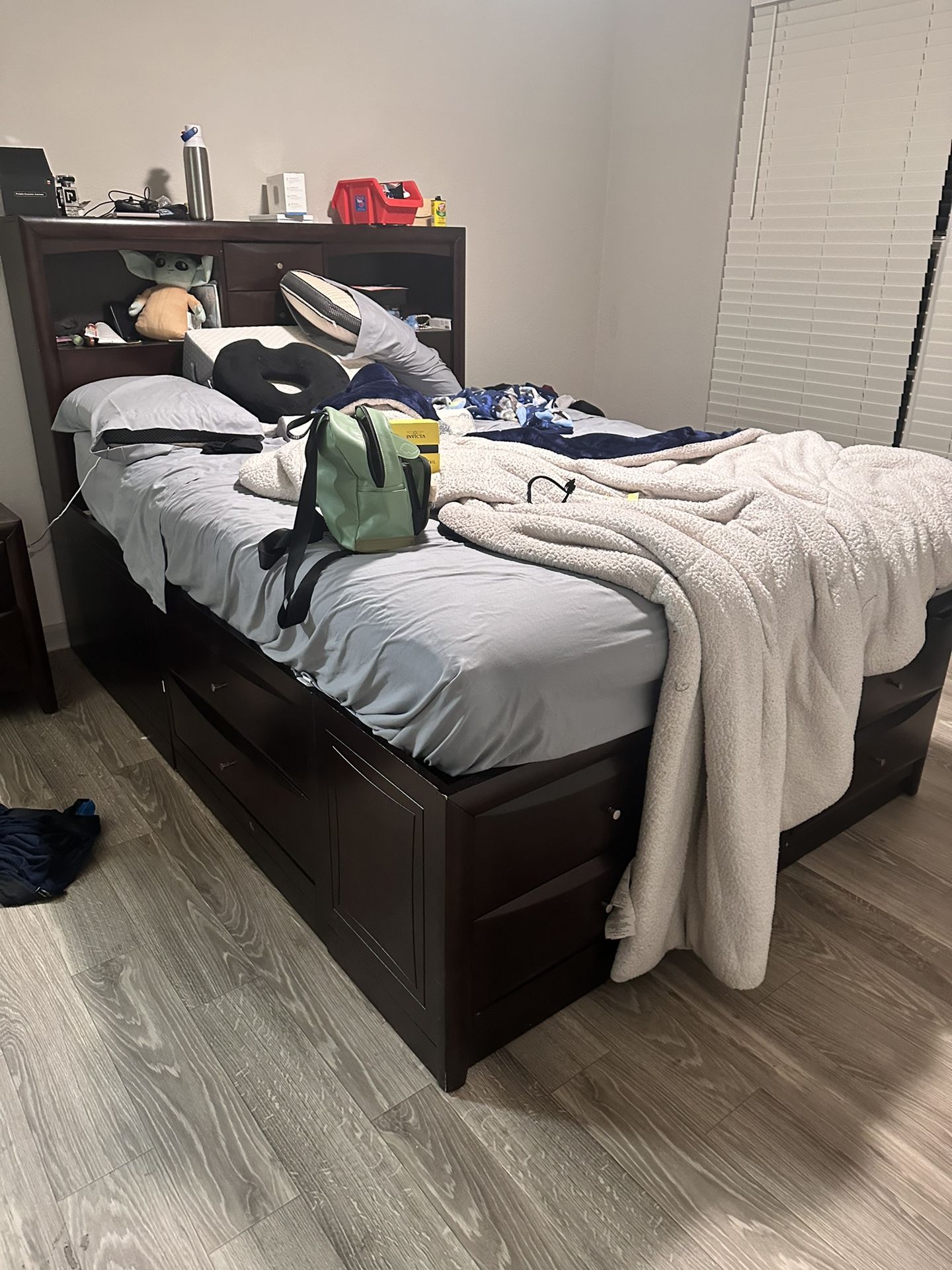 Queen Platform Bed