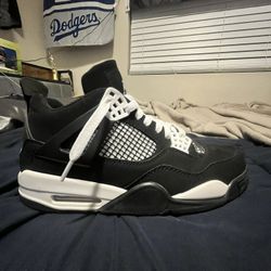 Air Jordan 4s White Thunder Size 10
