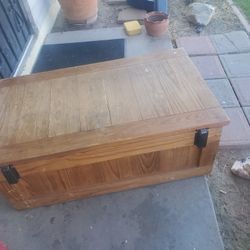 Farmhouse Amish Hope Chest / Blanket Trunk