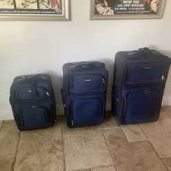 Three-Piece Luggage/blue