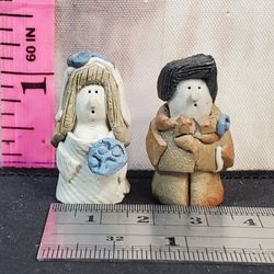 @CHV.  CUTE MINI MINIATURE CLAY FIGURINES COUPLE GETTING MARRIED BRIDE AND GROOM 