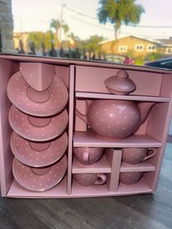 Pink tea play set