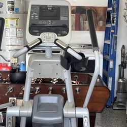 Precor Elliptical Machine 576i