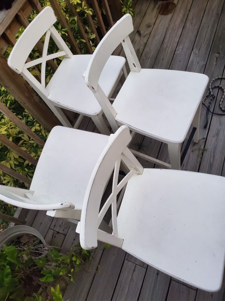4 white counter height barstools ( all 4)