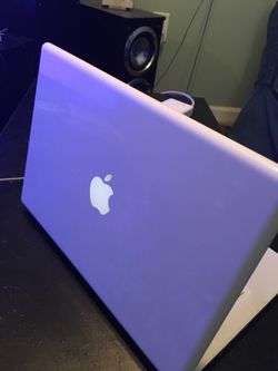 Apple MacBook 13” 2009 4gb BRAND NEW BATTERY
