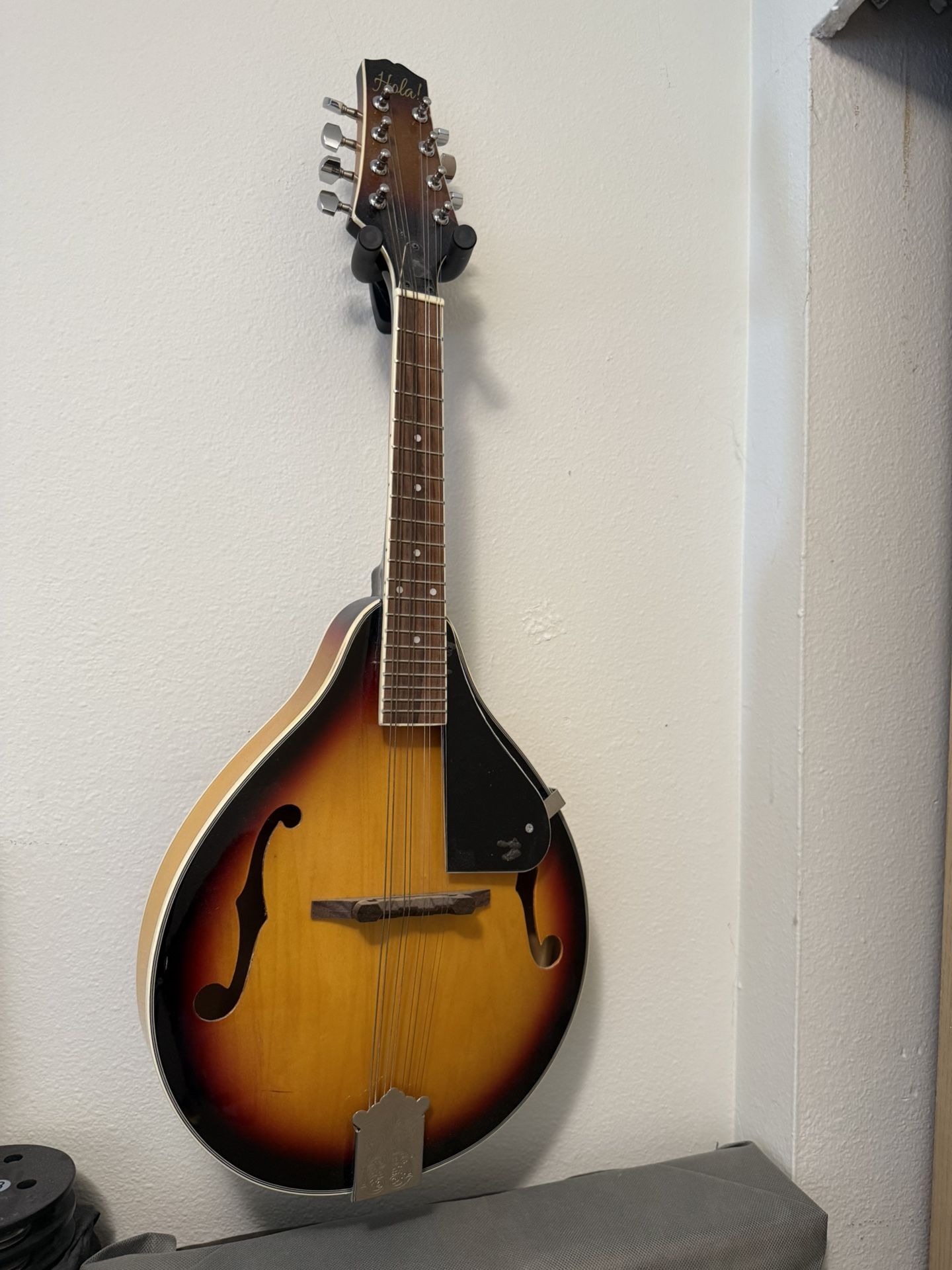 Mandolin Perfect for beginners like new 