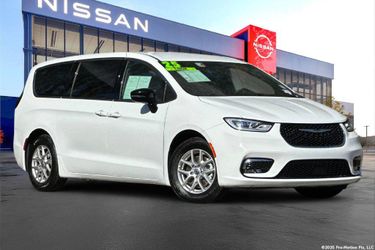 2025 Chrysler Pacifica