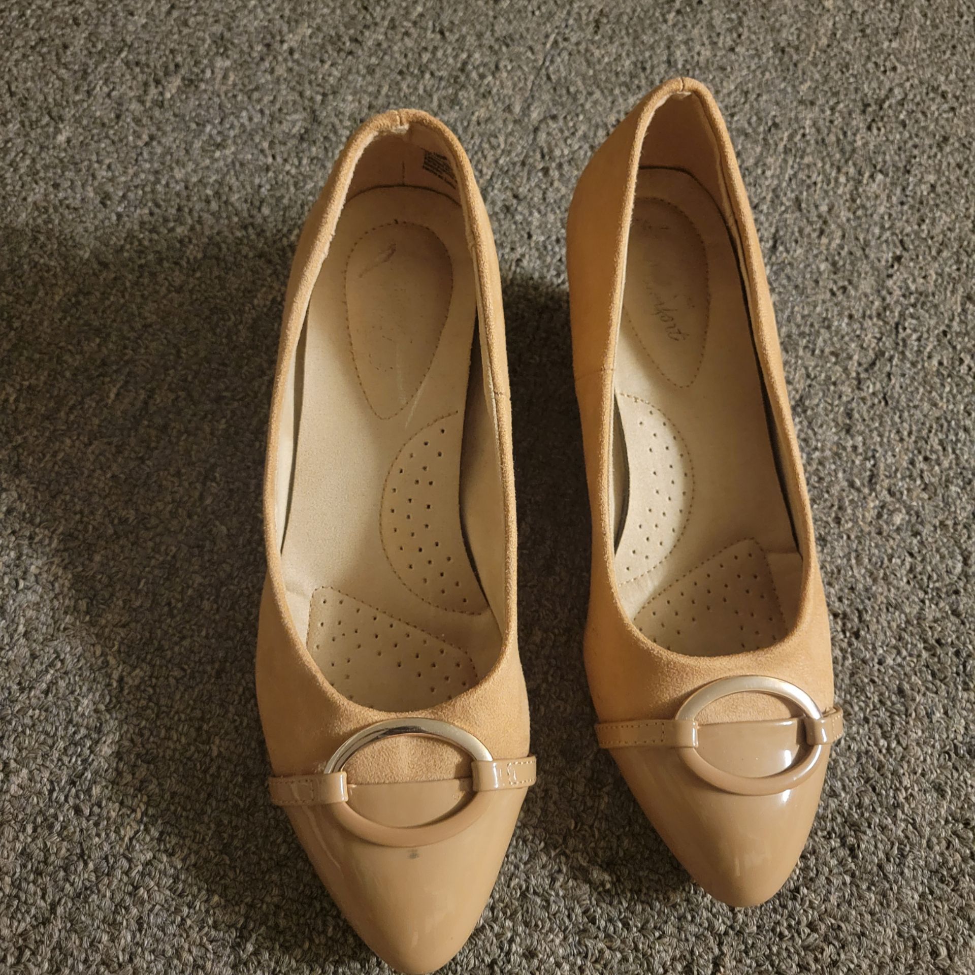 Women pump shoe size 8.5