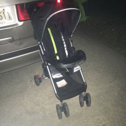 Like new travel stroller only $25 firm