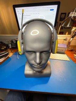 Vintage Sony Walkman Sports SRF-HM55 AM FM Radio Yellow Headset Tested Working