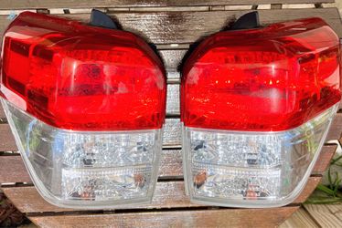 2010-2013 Toyota 4Runner Rear Taillights