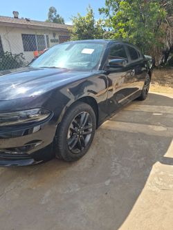 2019 dodge charger sxt AWD