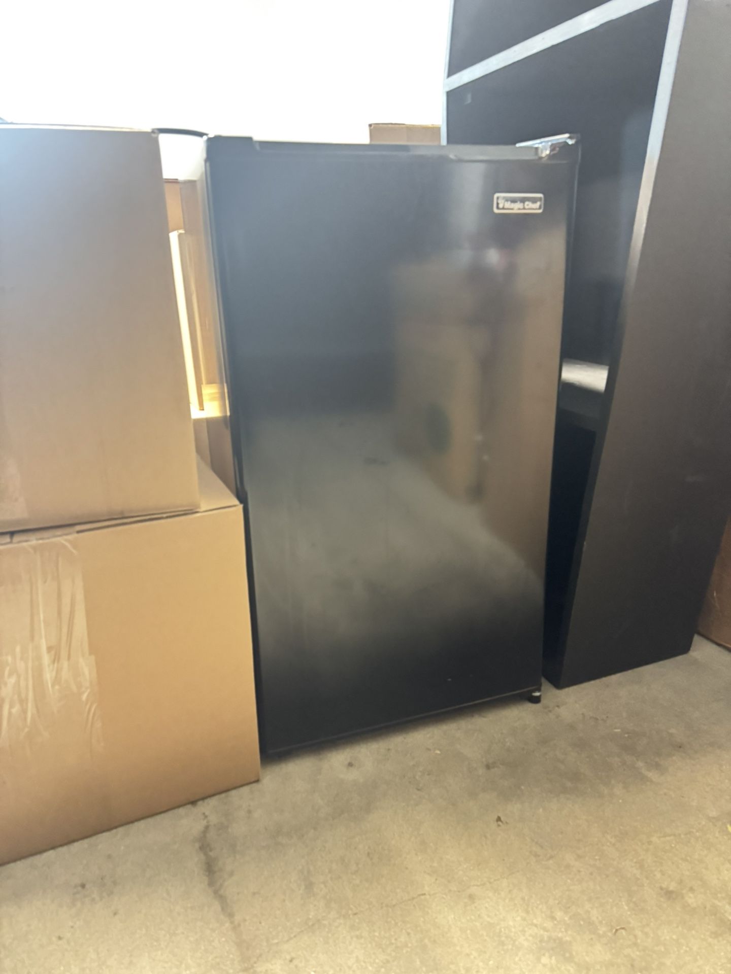 Magic chef Mini Fridge