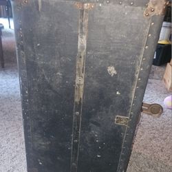 Vintage Chest/coffee Table 