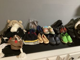 Boys Shoes sizes 7-10 & assorted beanies