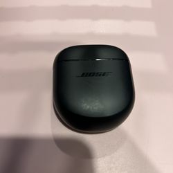 Bose 435911 QuietComfort II Ultra Wireless Earbuds w/ Charing Case Black Used like new. Will come as shown, if not in pictures, it’s not included. 