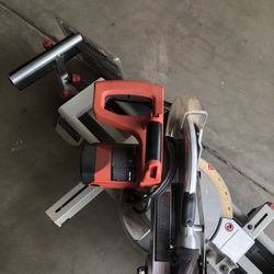 Skill saw Comes With Two New Blades