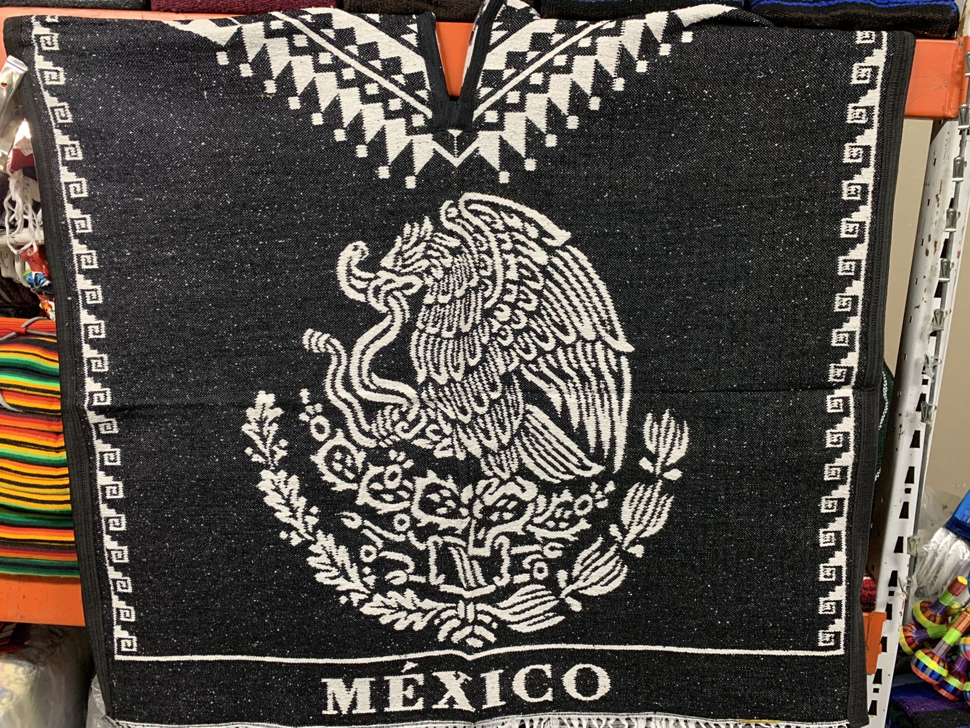 ‼️EL ARTE AZTECA‼️ AZTEC PONCHOS ADULT SIZE , $35. EACH HECHO EN🇲🇽MEXICO🇲🇽