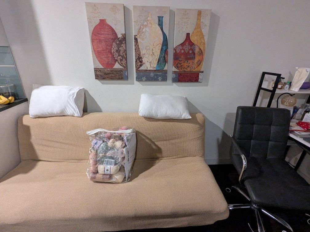 Futon + 2 Covers
