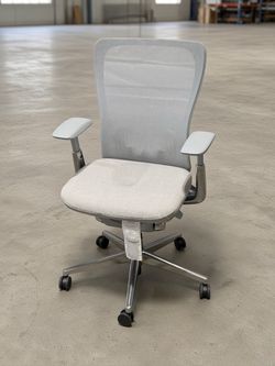 Haworth Zody Office Chair (Mesh Fog, Lumber Adjustment, Dual Posture)