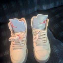 To Little Hurt My Feet ... Size 8.5