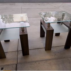 LUXURIOUS SQUARE TOP GLASS( END TABLE /SIDE TABLE)