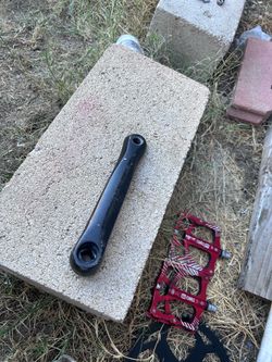 52 tooth sprocket and peddles