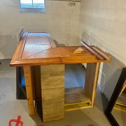 Bar Custom just needs to be screwed together and covers put on front