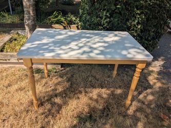 Free table - curb alert